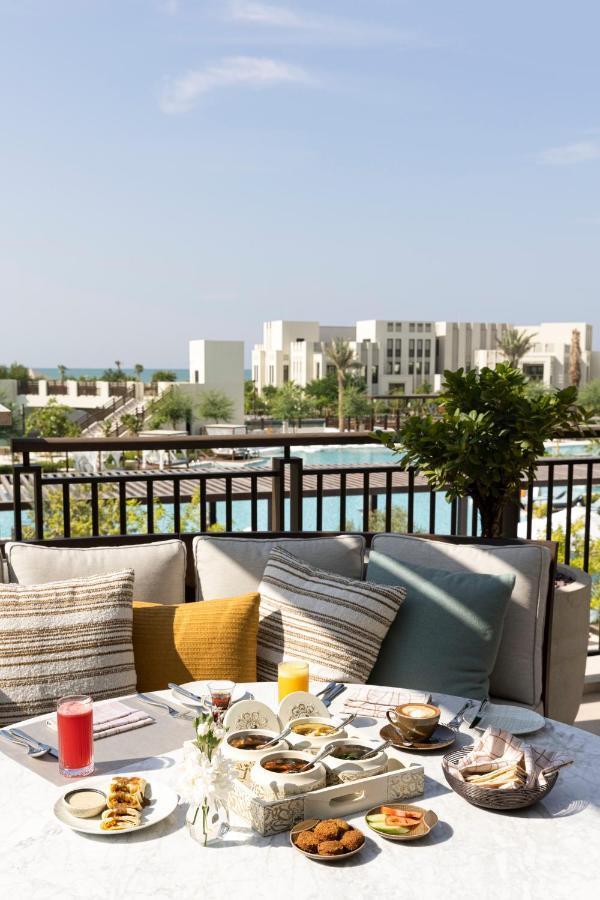 Jumeirah Gulf Of Bahrain Manama Exterior foto View of the resort